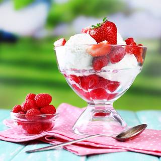 Raspberry ice cream wallpaper