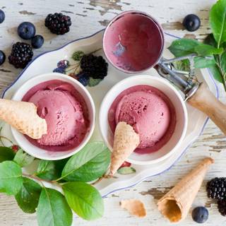 Raspberry ice cream wallpaper