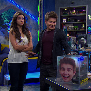 Phoebe Thunderman wallpaper