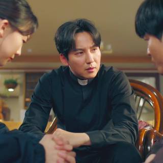 Keum Sae-rok The Fiery Priest wallpaper