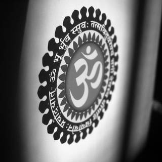 OM black wallpaper