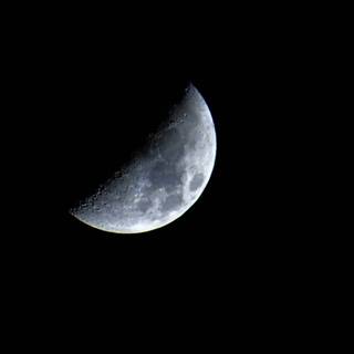 Half moon 4k wallpaper