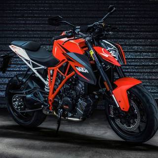 Duke 390 black wallpaper