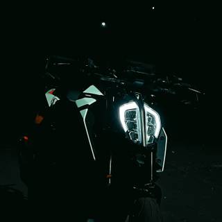 Duke 390 black wallpaper