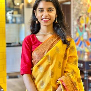 Maithili Thakur wallpaper