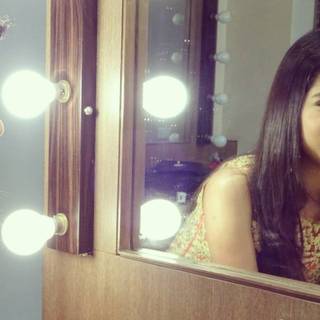 Maithili Thakur wallpaper