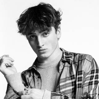 Benson Boone wallpaper