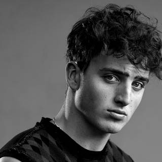 Benson Boone wallpaper