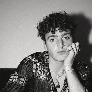 Benson Boone wallpaper