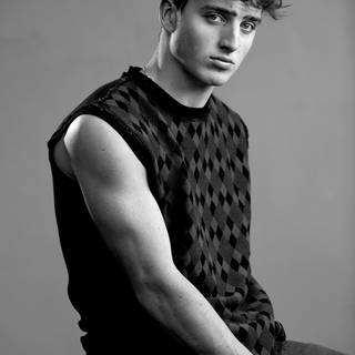 Benson Boone wallpaper