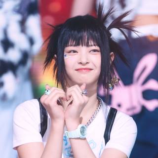 Hanni NewJeans wallpaper