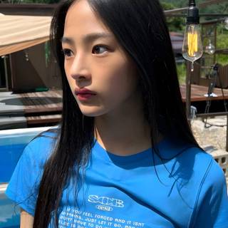 Hanni NewJeans wallpaper