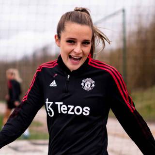 Ella Toone wallpaper