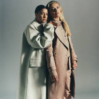 Kristie Mewis and Sam Kerr wallpaper