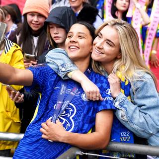 Kristie Mewis and Sam Kerr wallpaper