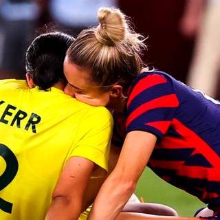 Kristie Mewis and Sam Kerr wallpaper