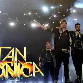 Tan Biónica wallpaper