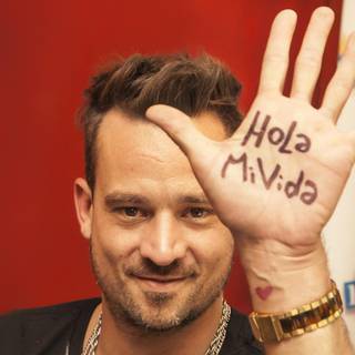 Tan Biónica wallpaper