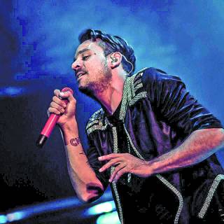 Tan Biónica wallpaper