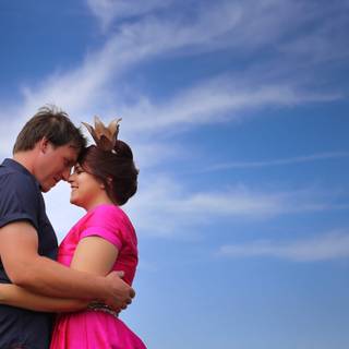 Boyfriend and girlfriend kisses wallpaper