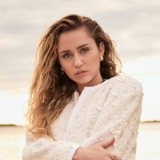 Miley Cyrus iPhone wallpaper