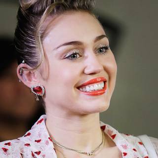 Miley Cyrus 4k wallpaper