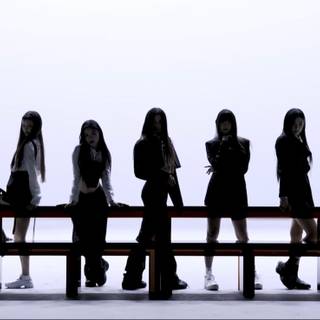 New Jeans desktop wallpaper