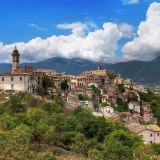 Italian countryside wallpaper