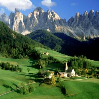Italian countryside wallpaper