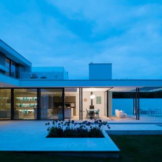 Fancy house wallpaper