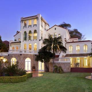 Fancy house wallpaper