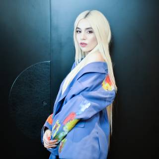 Ava Max 4k wallpaper