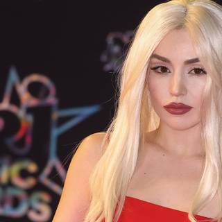 Ava Max 4k wallpaper