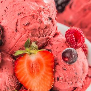 Summer ice cream iPhone wallpaper