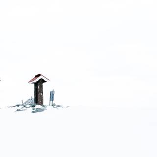 Minimalist ski wallpaper
