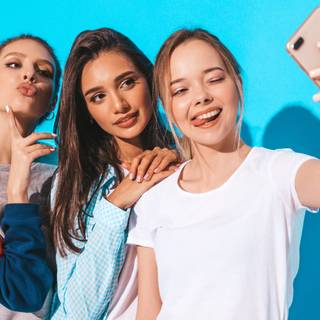 Desktop selfie wallpaper