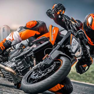 Duke bike 4k wallpaper