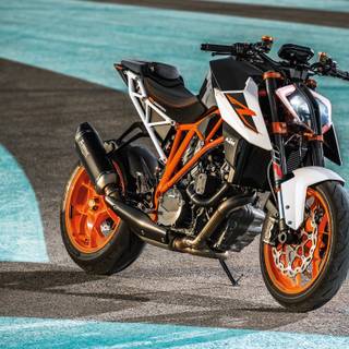 Duke bike 4k wallpaper