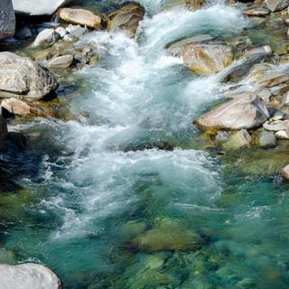 Flowing river wallpaper