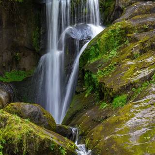 Flowing river wallpaper
