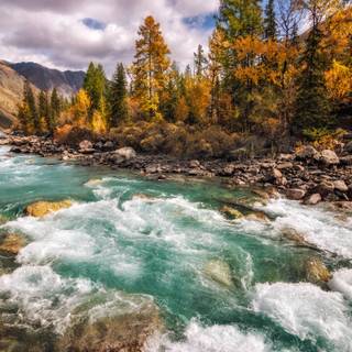 Flowing river wallpaper