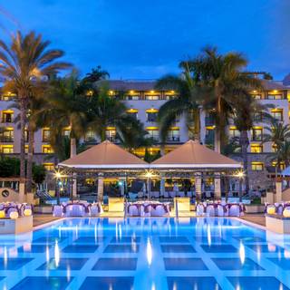 Luxury hotels wallpaper