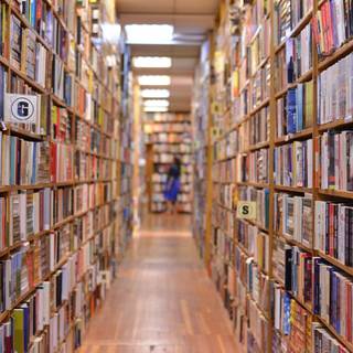 Book shelf 4k wallpaper