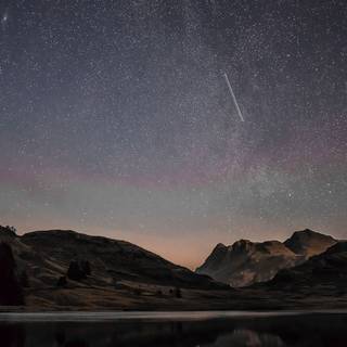 Shooting star 4k wallpaper