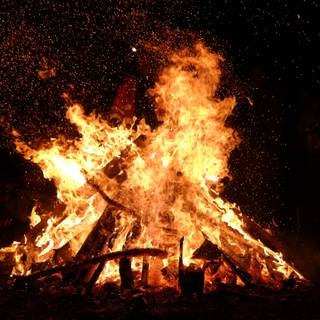 4k campfire wallpaper