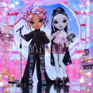 Reina Glitch Crowne wallpaper