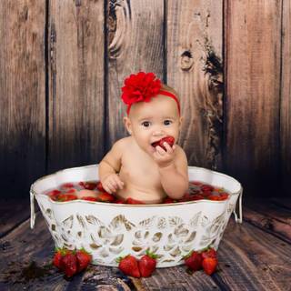 Baby studio wallpaper