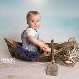 Baby studio wallpaper