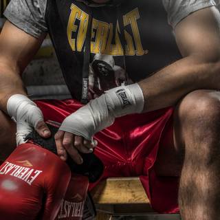 iPhone boxing wallpaper