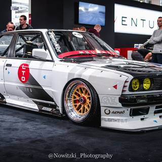 4k BMW E30 wallpaper